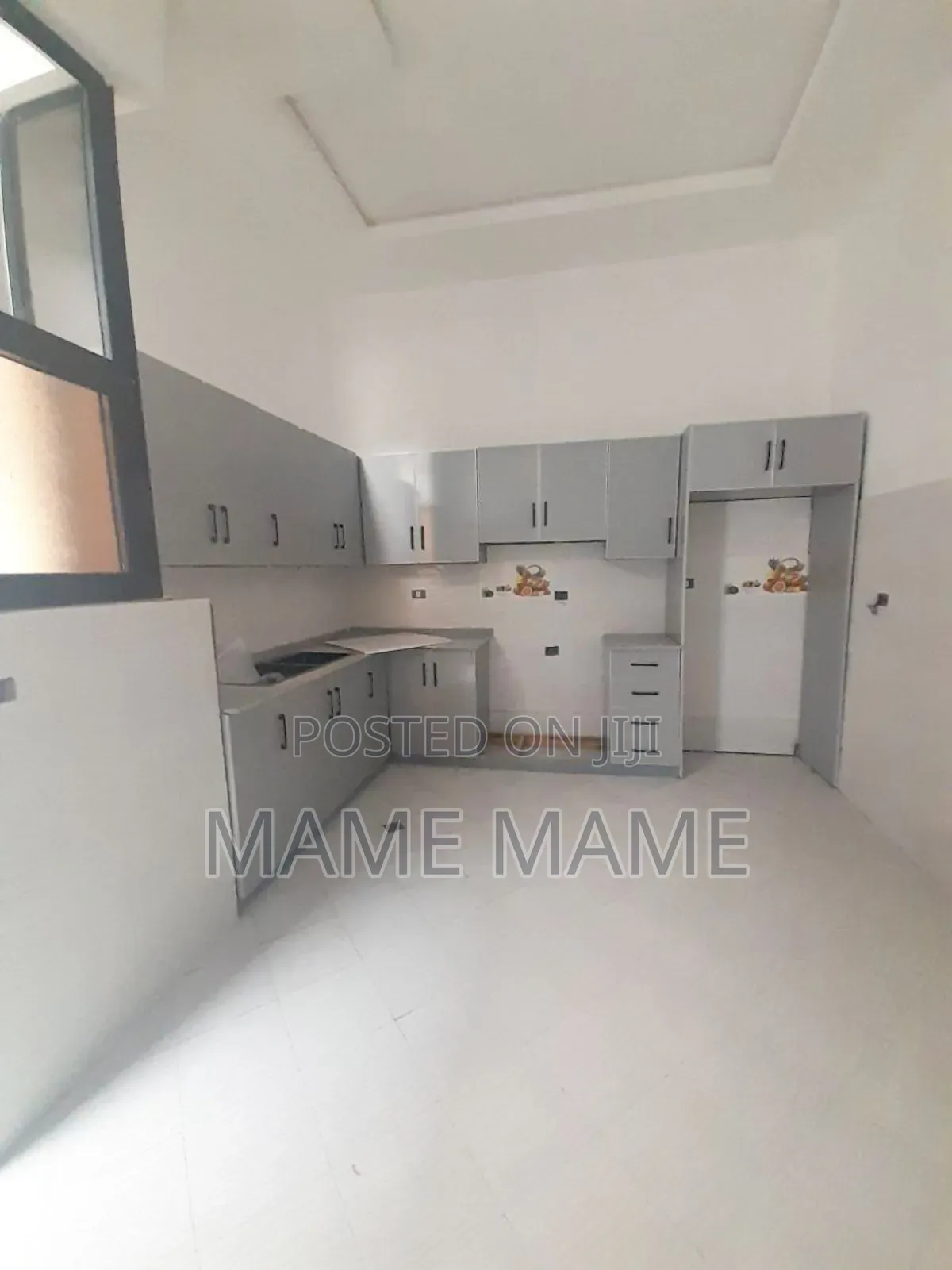 5bdrm House in Addis Abeba, Bole for sale