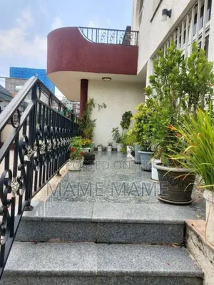 6bdrm Villa in Addis Abeba, Bole for sale