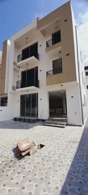 10bdrm House in Addis Abeba, Bole for sale