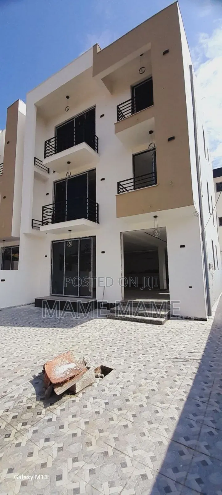 10bdrm House in Addis Abeba, Bole for sale