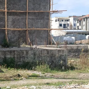 8bdrm House in Addis Abeba, Bole for sale