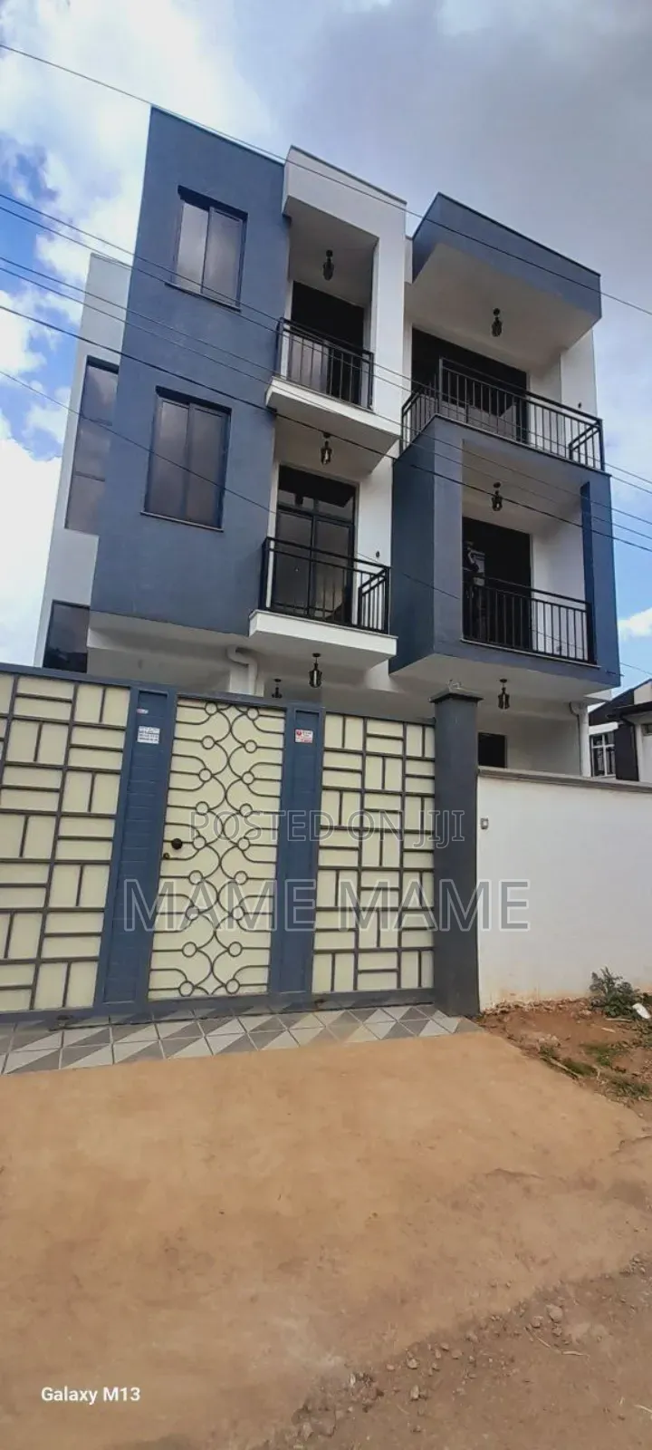5bdrm House in Addis Abeba, Bole for sale