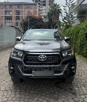 Toyota Hilux 2021 Blue