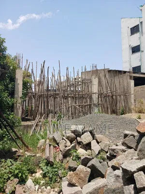 5bdrm House in Addis Abeba, Bole for sale
