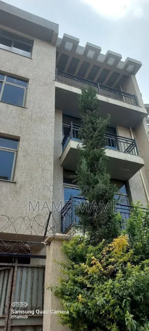 5bdrm House in Addis Abeba, Bole for sale