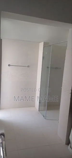 8bdrm House in Addis Abeba, Bole for sale
