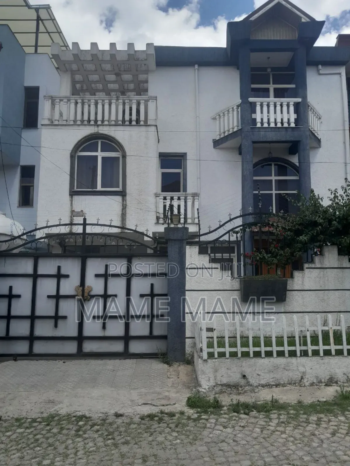 5bdrm House in Addis Abeba, Bole for sale