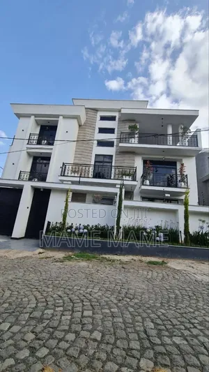 7bdrm House in Addis Abeba, Bole for sale