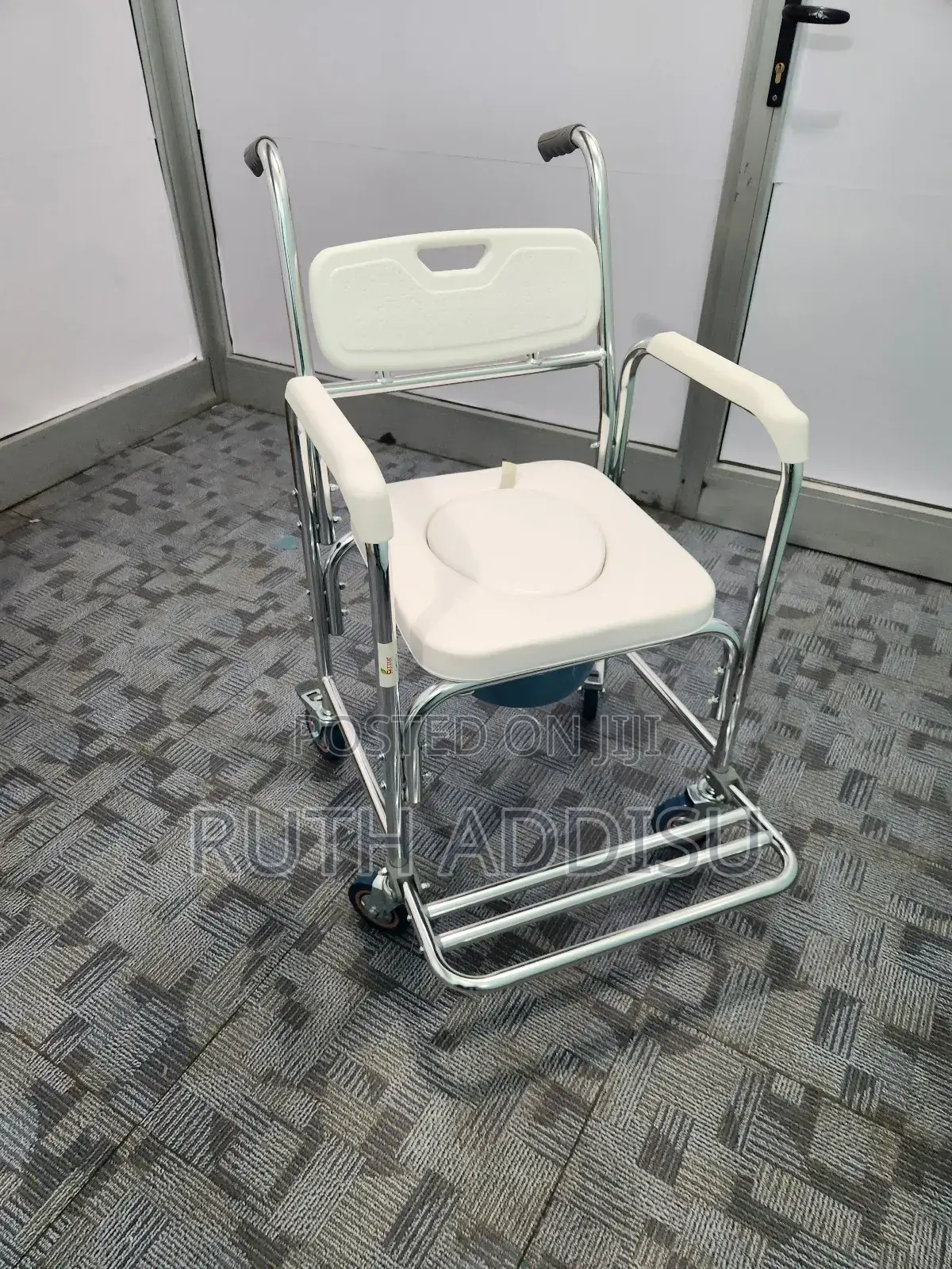 Commode Four Mini Wheelchair腔內commode Wheelchair Medical