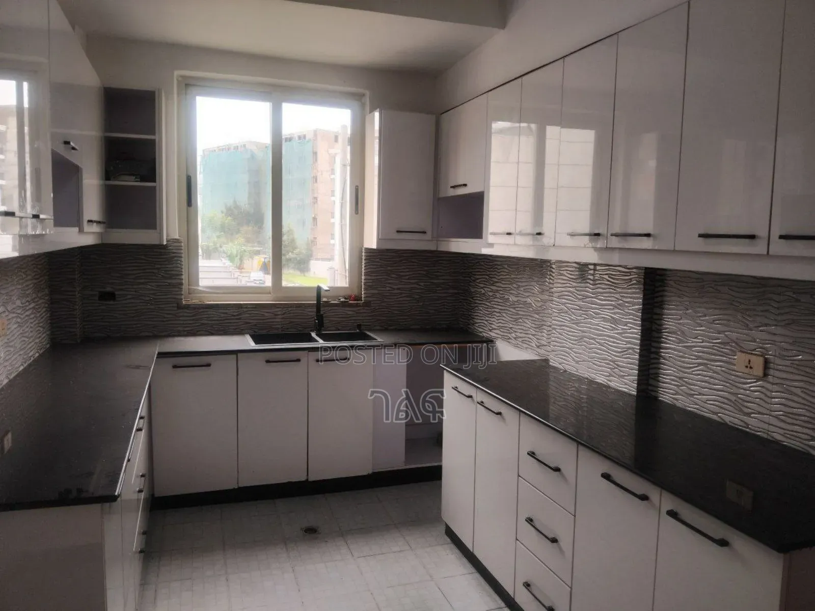 3bdrm Apartment in የሚሸጥ ፅድት ያለ አፓርትመንት, Bole for sale