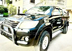 Toyota Hilux 2012 Black