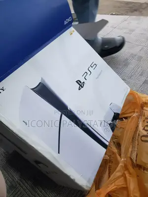 Playstation 5 Slim and Fat