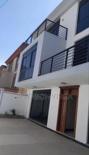 9bdrm Farm House in Adis Ababa, Bole for sale