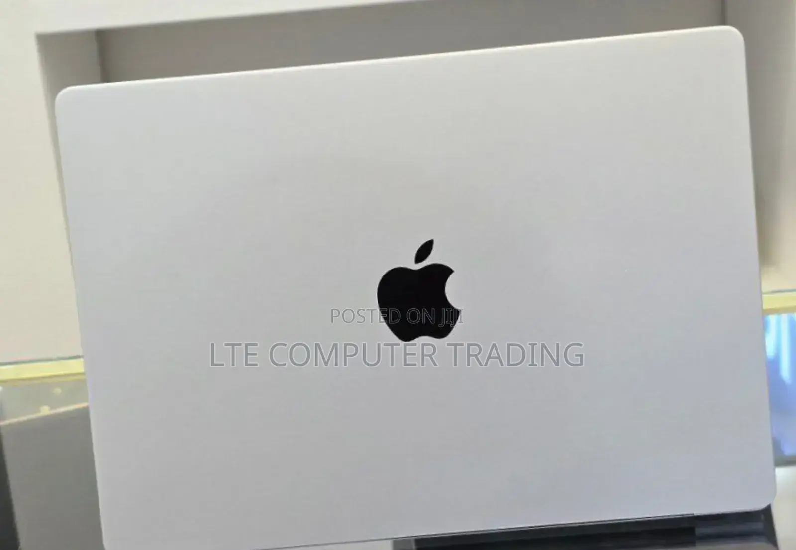 New Laptop Apple MacBook Pro M1 32GB Apple M1 Pro SSD 1T