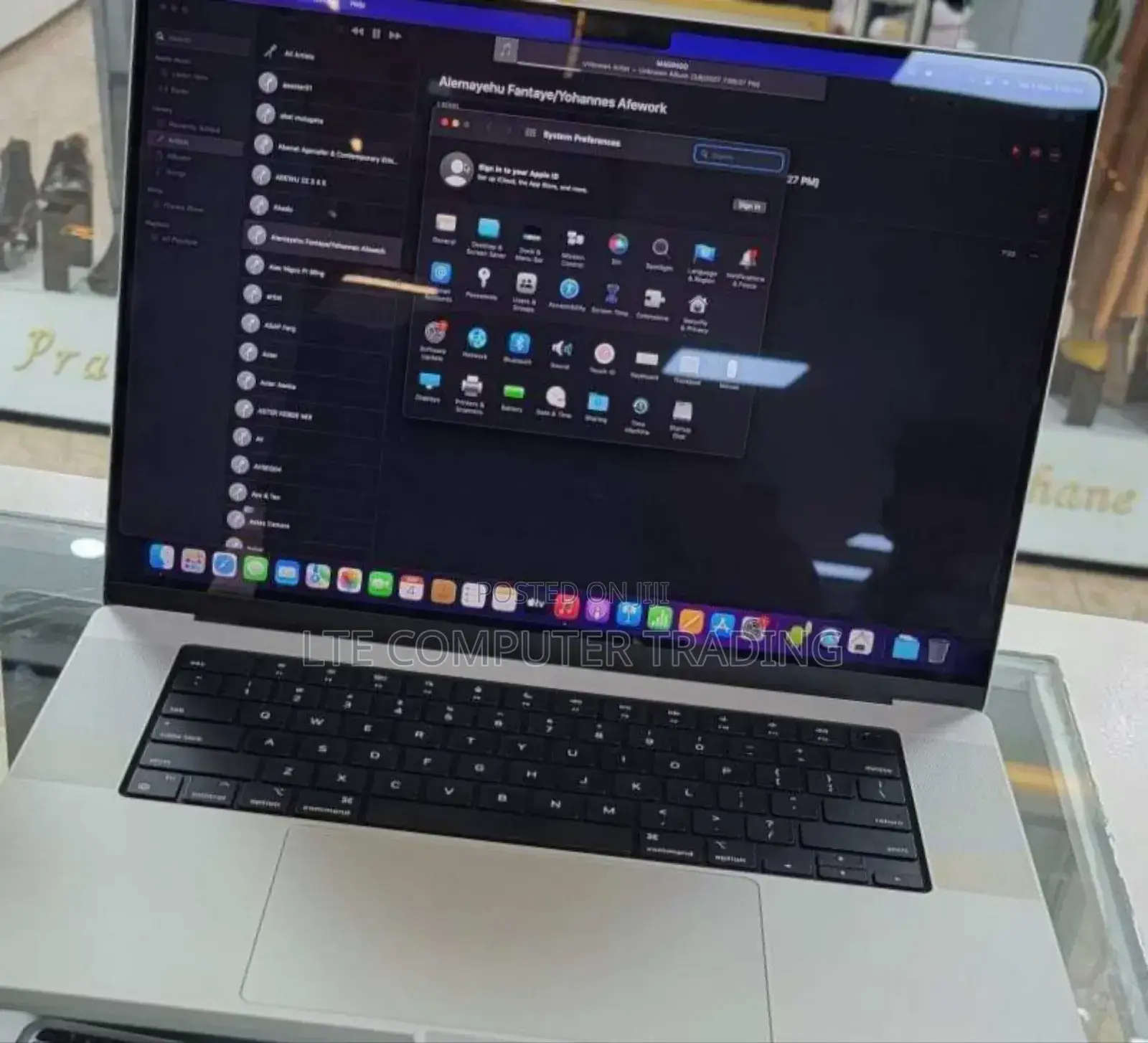 New Laptop Apple MacBook Pro M1 32GB Apple M1 Pro SSD 1T