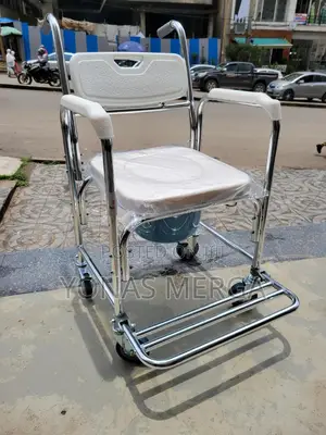 Toilet Chair=Toilet××Waterproof Fabric=When Locking Not Move