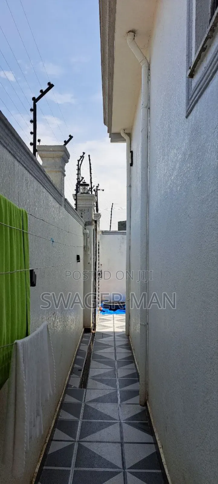 Furnished 5bdrm Villa in ጣፎ, Yeka for sale