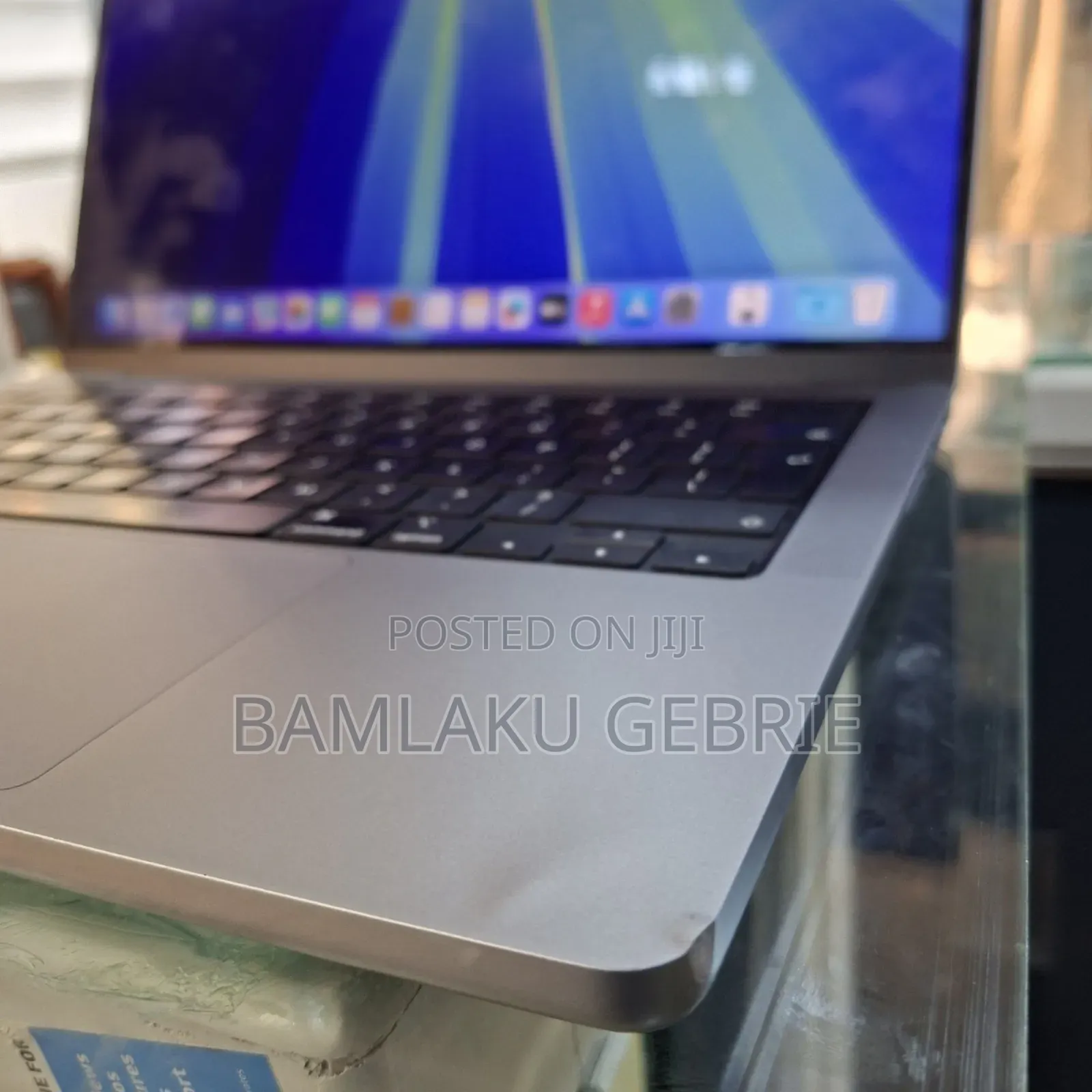 New Laptop Apple MacBook Pro 2021 M1 16GB Apple M1 Pro SSD 512GB