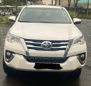 Toyota Fortuner 2019 White