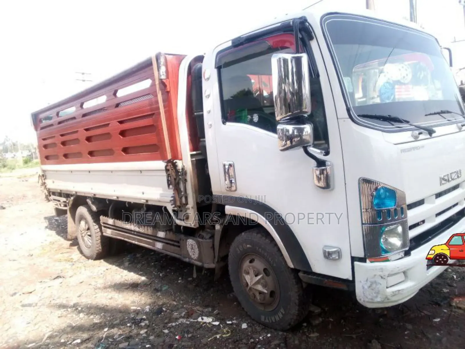 Isuzu NPR 2022 White