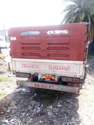 Isuzu NPR 2022 White