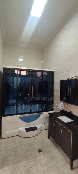 3bdrm Villa in Villa, Yeka for rent