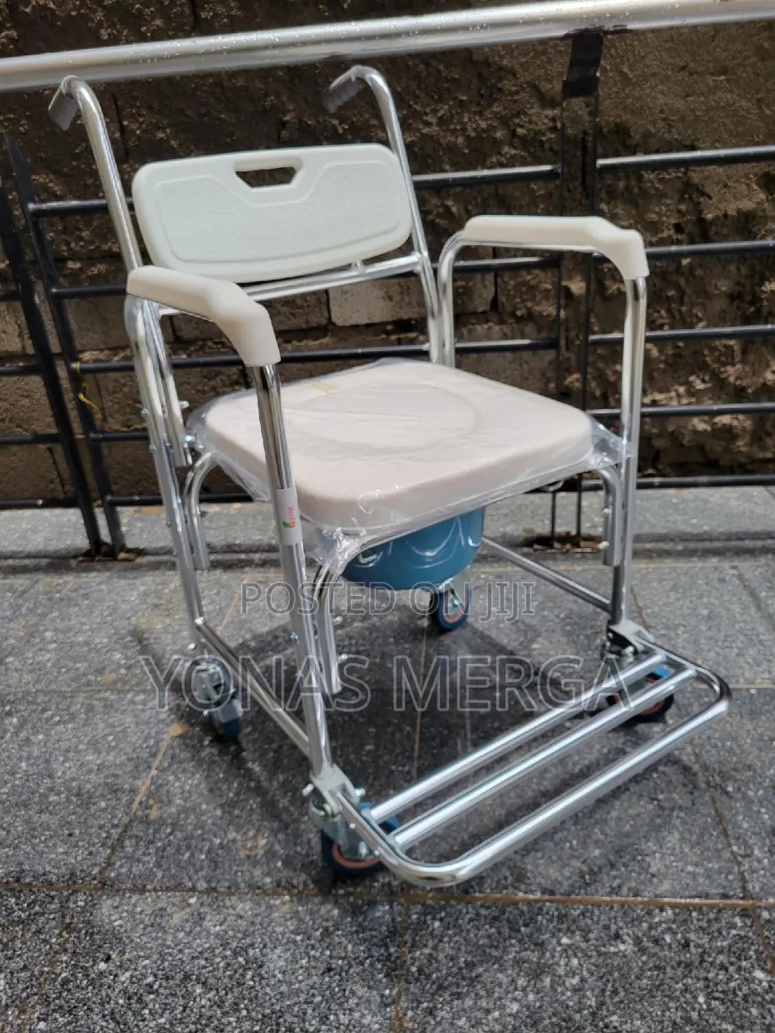Commode Chair用不toilet Chair=Powder Steel Commode Chair