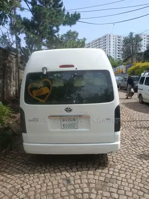 Toyota HiAce 2016 White