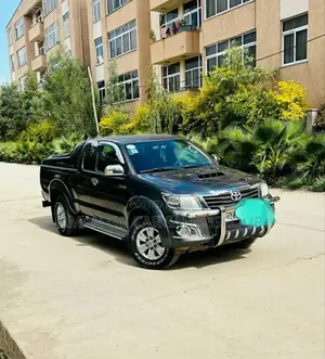 Toyota Hilux 2014 Black