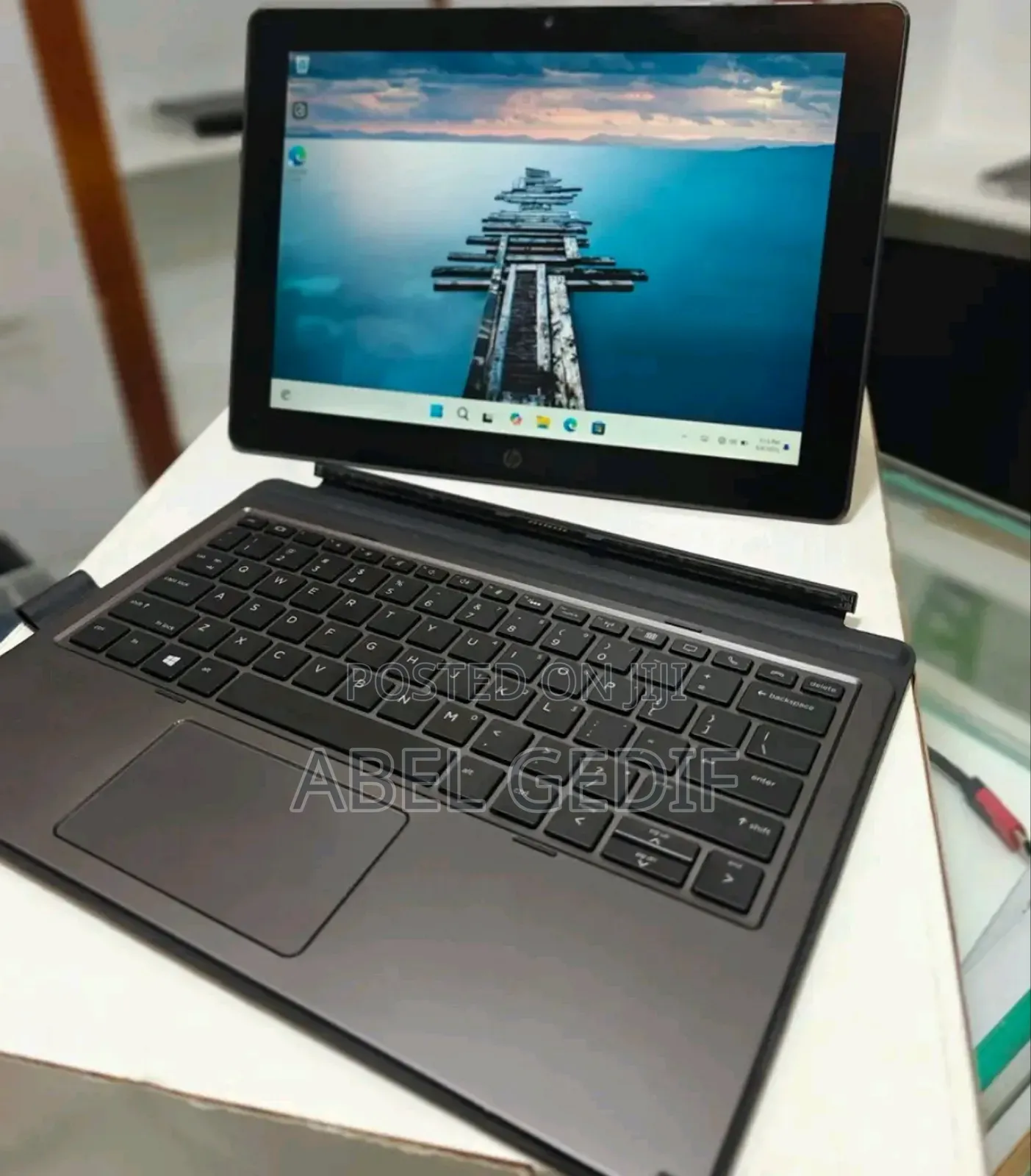 New Laptop HP Elite X2 1012 8GB Intel Core I5 SSD 256GB