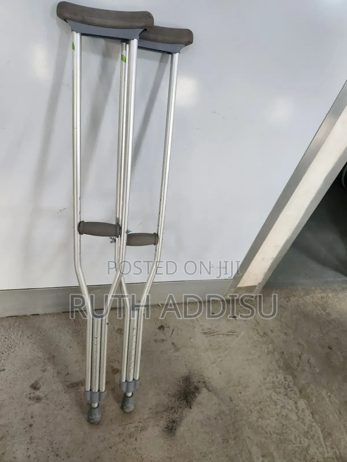 Axillary Bilateral Crutches脆性axillary Bilateral Crutches New