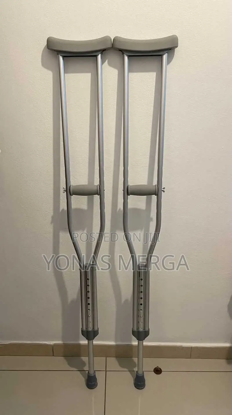 ክራንች፪土usage:Crutches Are Commonly Used Leg Injuries=Crutches
