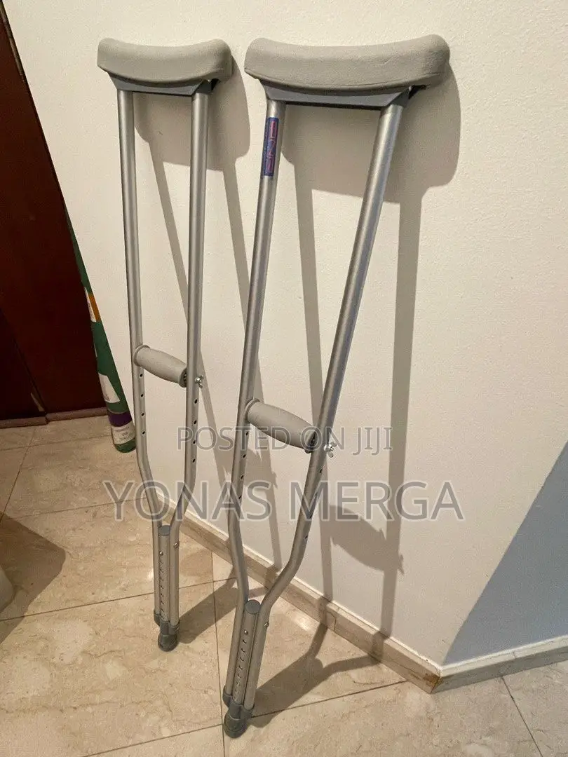 Pair Aluminum Underarm Crutches被٣crutches\\Underarm Pad Grip