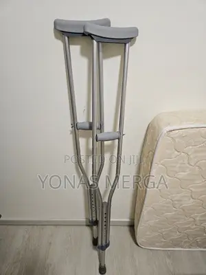 Crutches٥樹kranch腔0underarm Crutche Combining Robust Strength