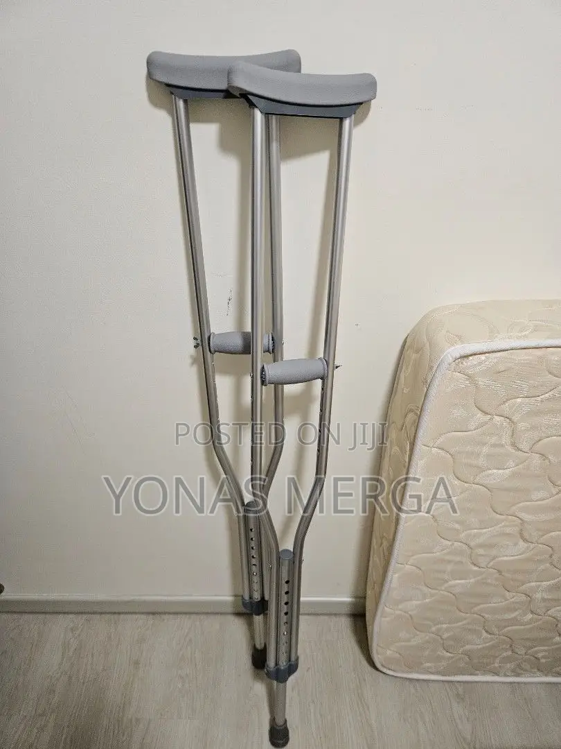 Crutches٥樹kranch腔0underarm Crutche Combining Robust Strength