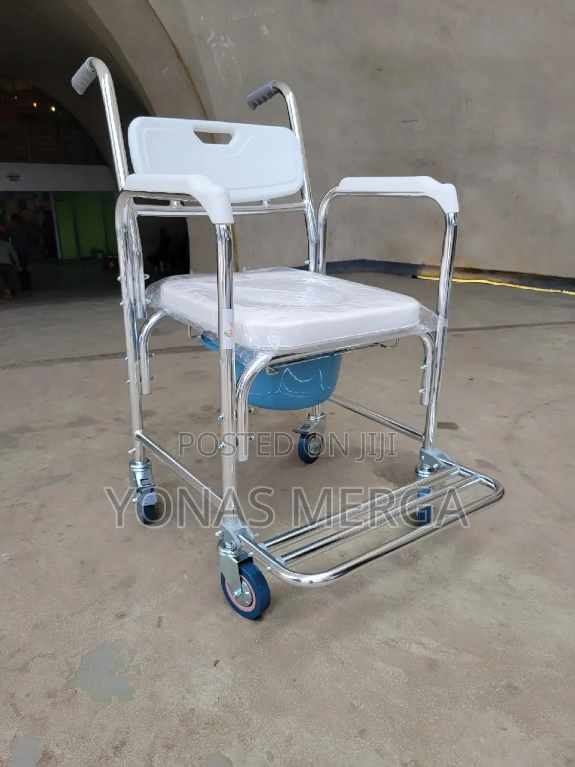 Commode Chair With Armrests删邶toilet Chair٤茂with Bucket On
