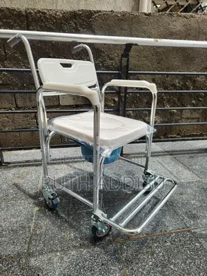 Commode Wheelchair重大four Wheels Commode Wheelchair然則new
