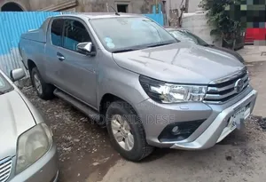 Toyota Hilux 2019 Silver