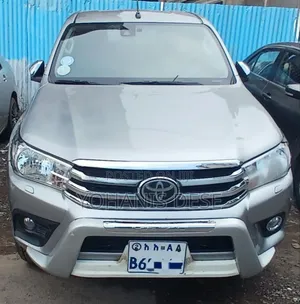 Toyota Hilux 2019 Silver