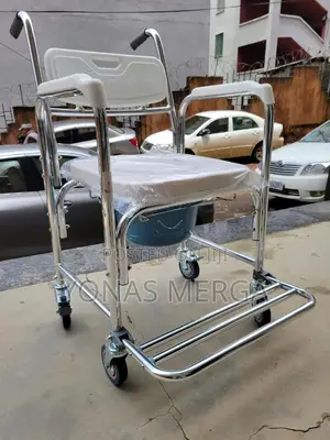 Toilet=4-in-1 Commode Chair Functions as A疝0bedside Commode