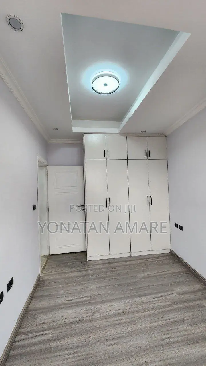 Furnished 8bdrm House in Bole for sale