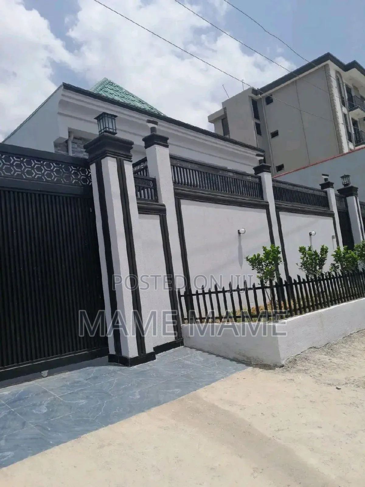 5bdrm Villa in Addis Abeba, Bole for sale