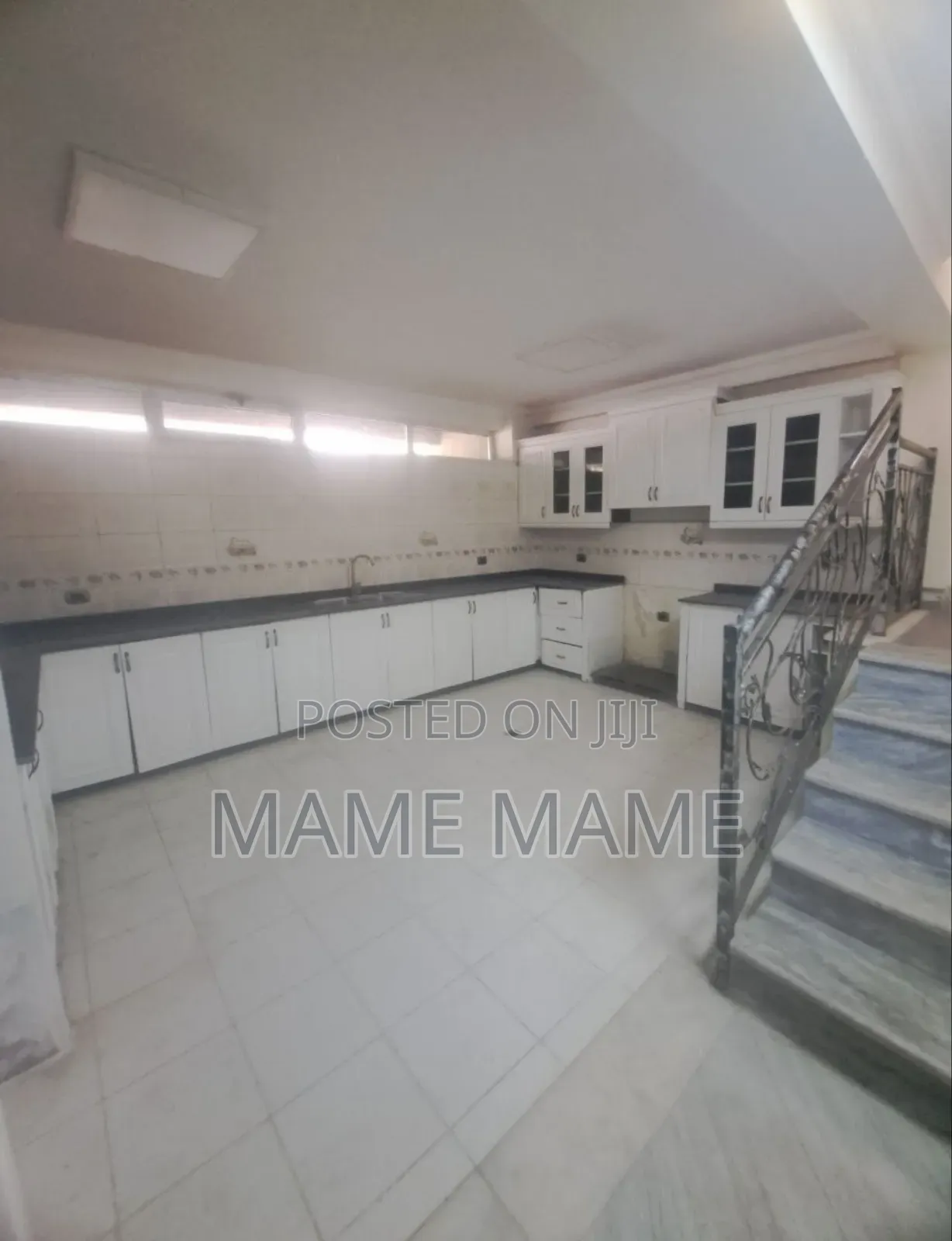 5bdrm House in Addis Abeba, Bole for sale
