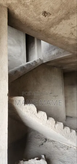 7bdrm House in Addis Abeba, Bole for sale