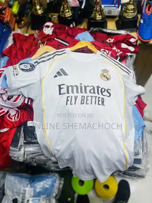 Real Madrid Champion League Badged Shirt 2025/26 Jersey