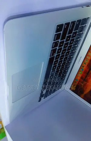 New Laptop Apple MacBook Air 2013 4GB Intel Core I5 SSD 128GB