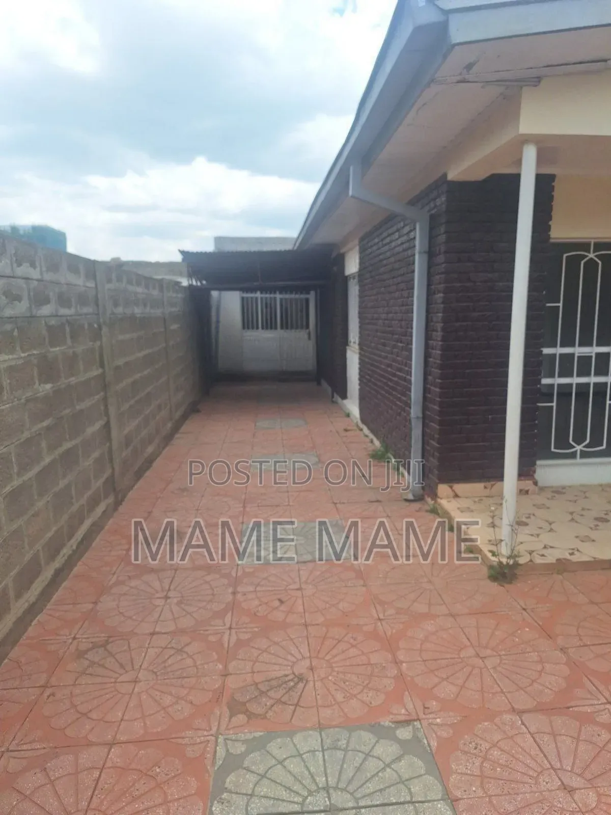 5bdrm House in Addis Abeba, Bole for sale