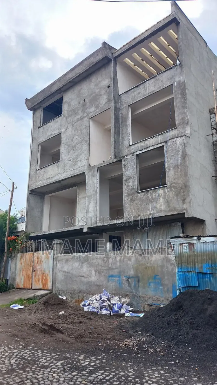 7bdrm House in Addis Abeba, Bole for sale