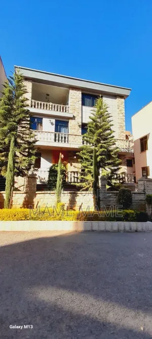 7bdrm House in Addis Abeba, Bole for sale
