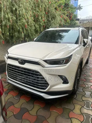 New Toyota Grand Highlander Hybrid 2025 White